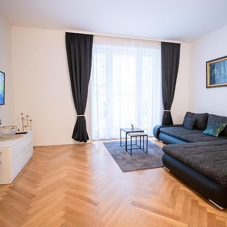 Home Sweet Home - State Opera Wenen Buitenkant foto