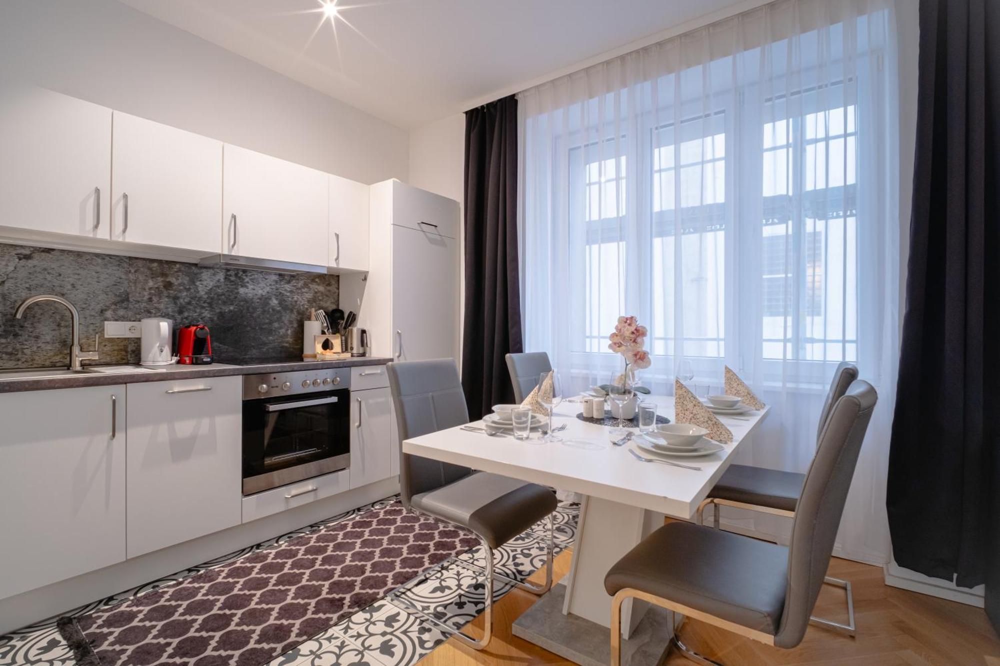 Home Sweet Home - State Opera Wenen Buitenkant foto